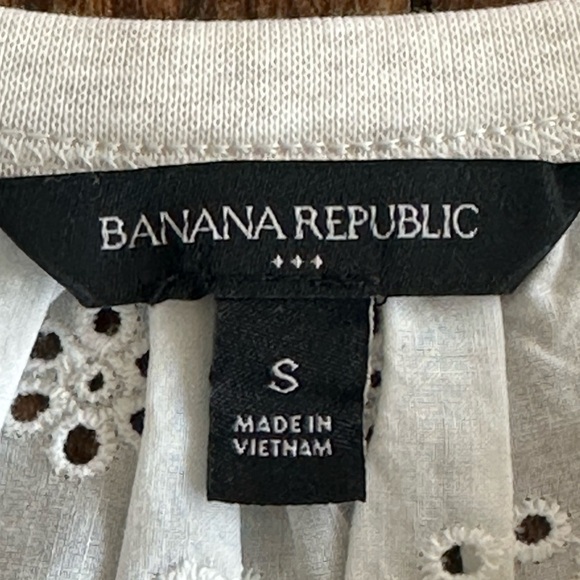 Banana Republic Factory | Cream Eyelet Crewneck Sweatshirt - Picture 5 of 9